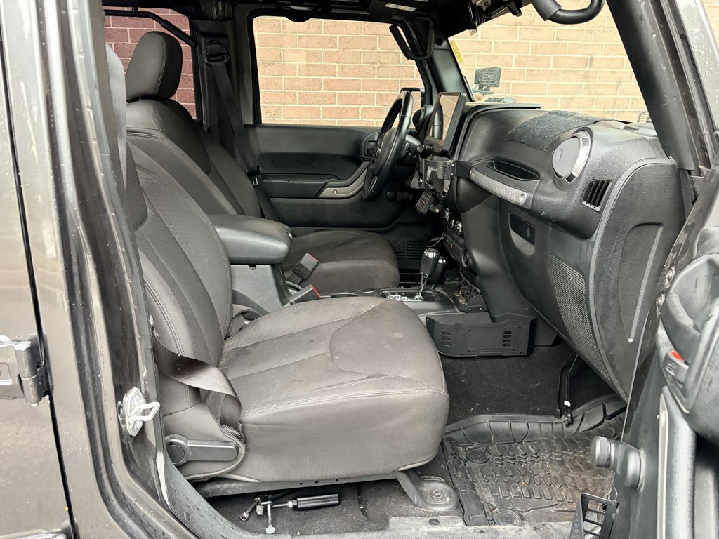Used 2017 Granite Crystal Metallic Clearcoat Jeep Sport image 17
