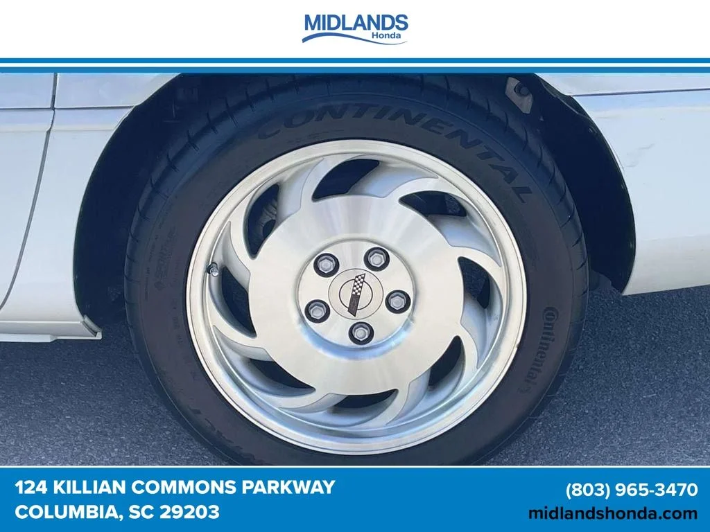 Used 1995 White Chevrolet Base image 10