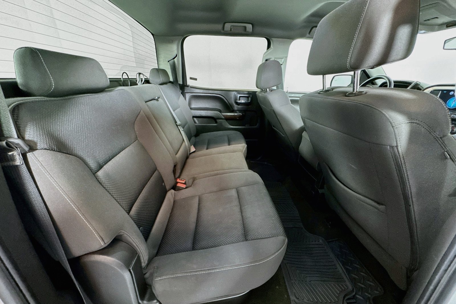 Used 2018 Quicksilver Metallic GMC SLE image 25