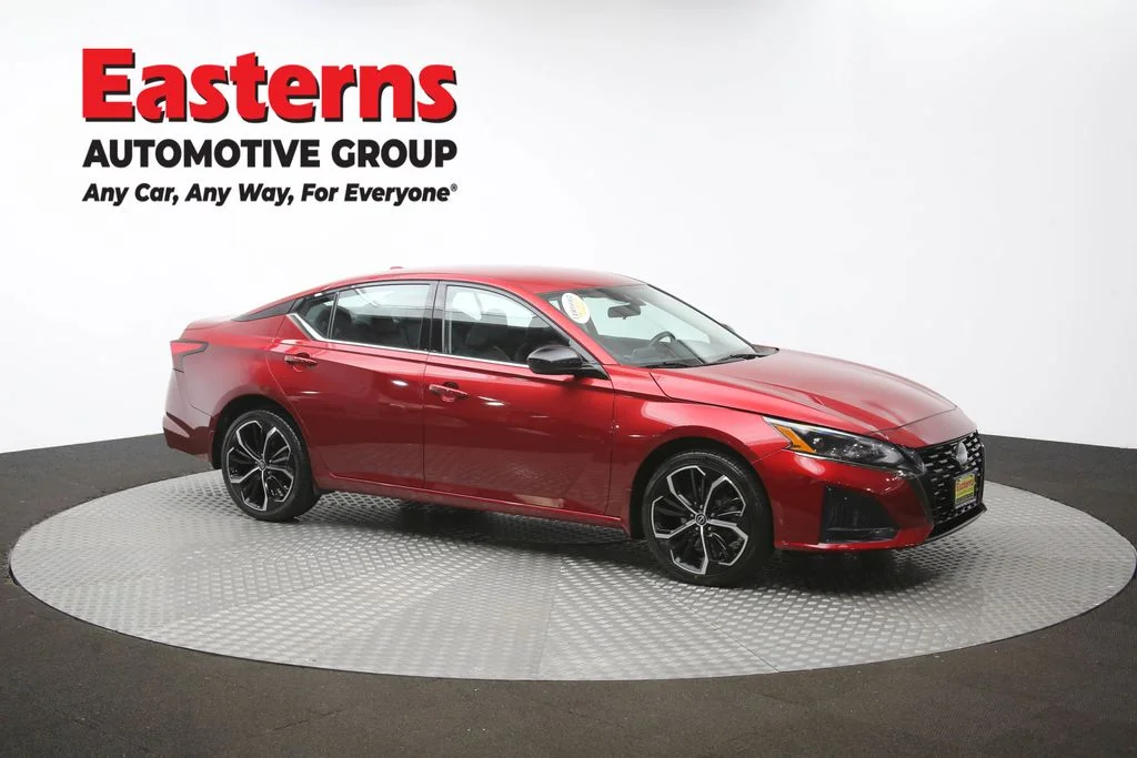 Used 2023 Red Nissan 2.5 SR image 46