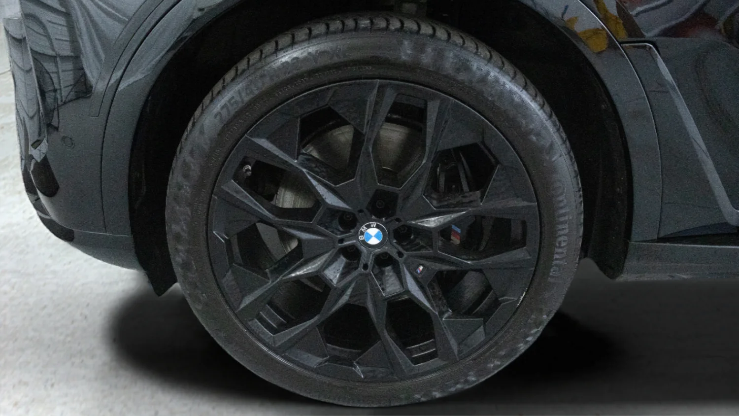 Used 2024 Black BMW xDrive40i image 9