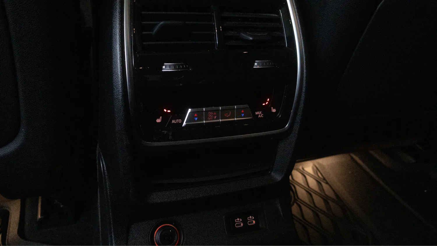Used 2024 Black BMW xDrive40i image 28