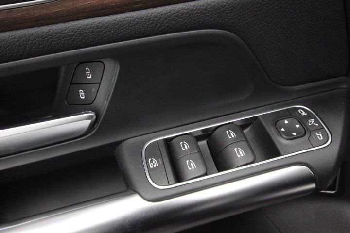Used 2022 Black Mercedes-Benz GLA 250 image 13