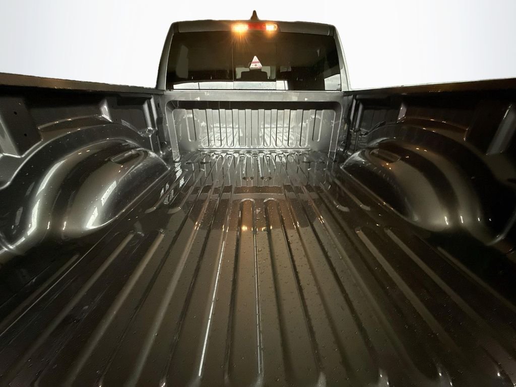 New 2026 Granite Crystal Metallic Clear-Coat Exterior Paint RAM Laramie image 29