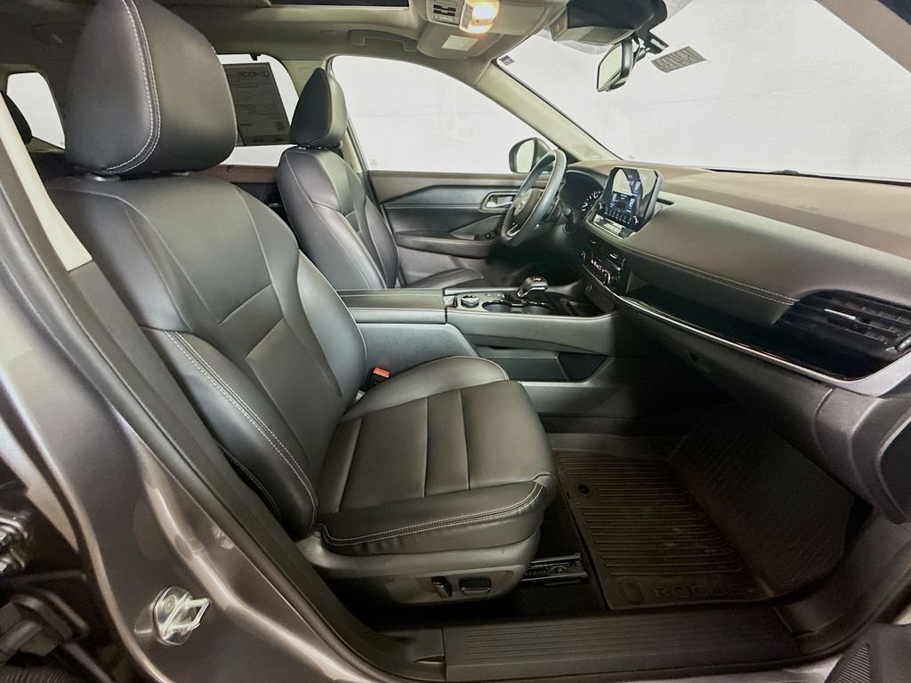 Used 2023 Gun Metallic Nissan SL image 29