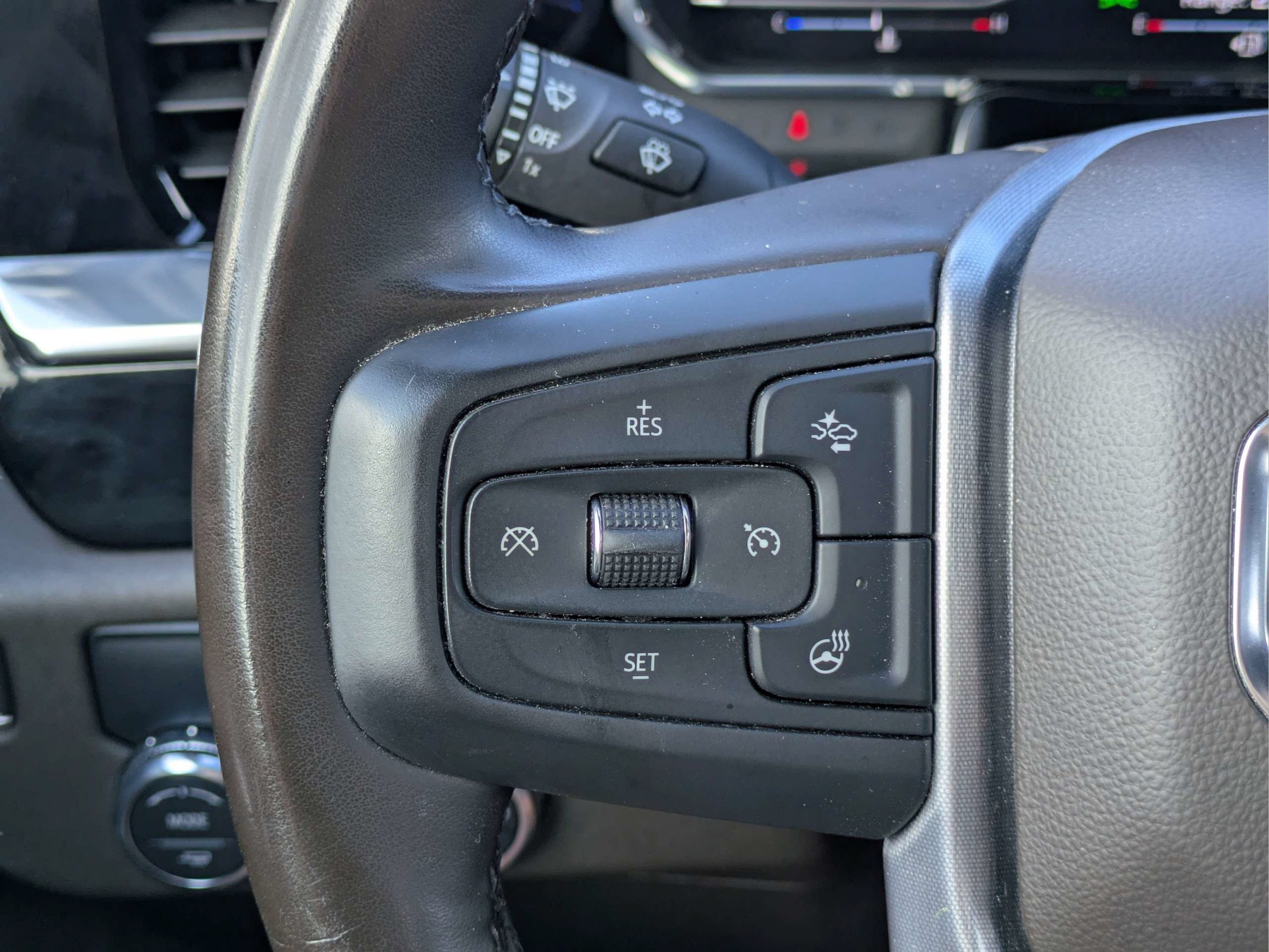 Used 2025 Summit White GMC SLT image 24