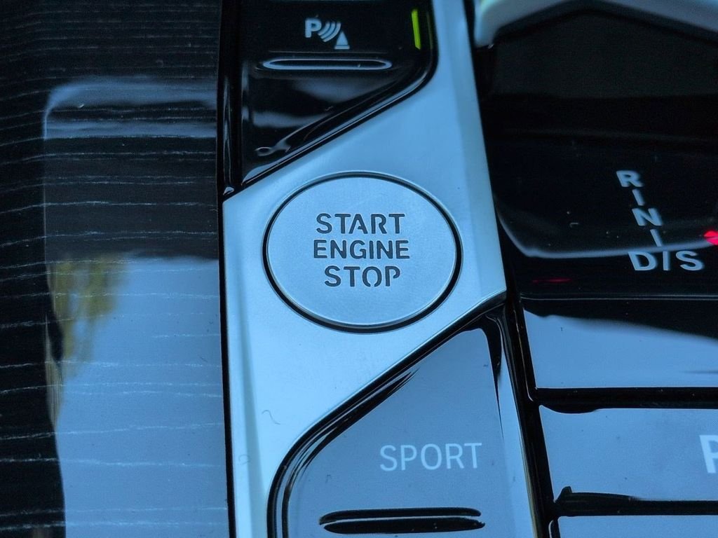 New 2026 Black Sapphire Metallic BMW xDrive40i image 29