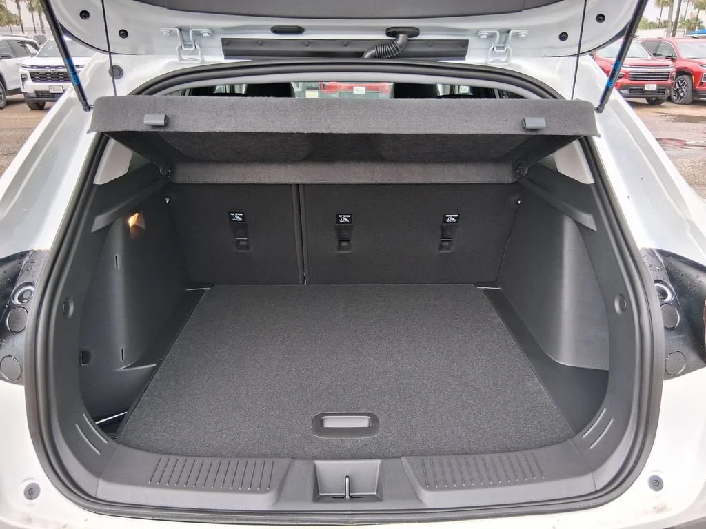 2026 Chevrolet Trax LT - Photo 6