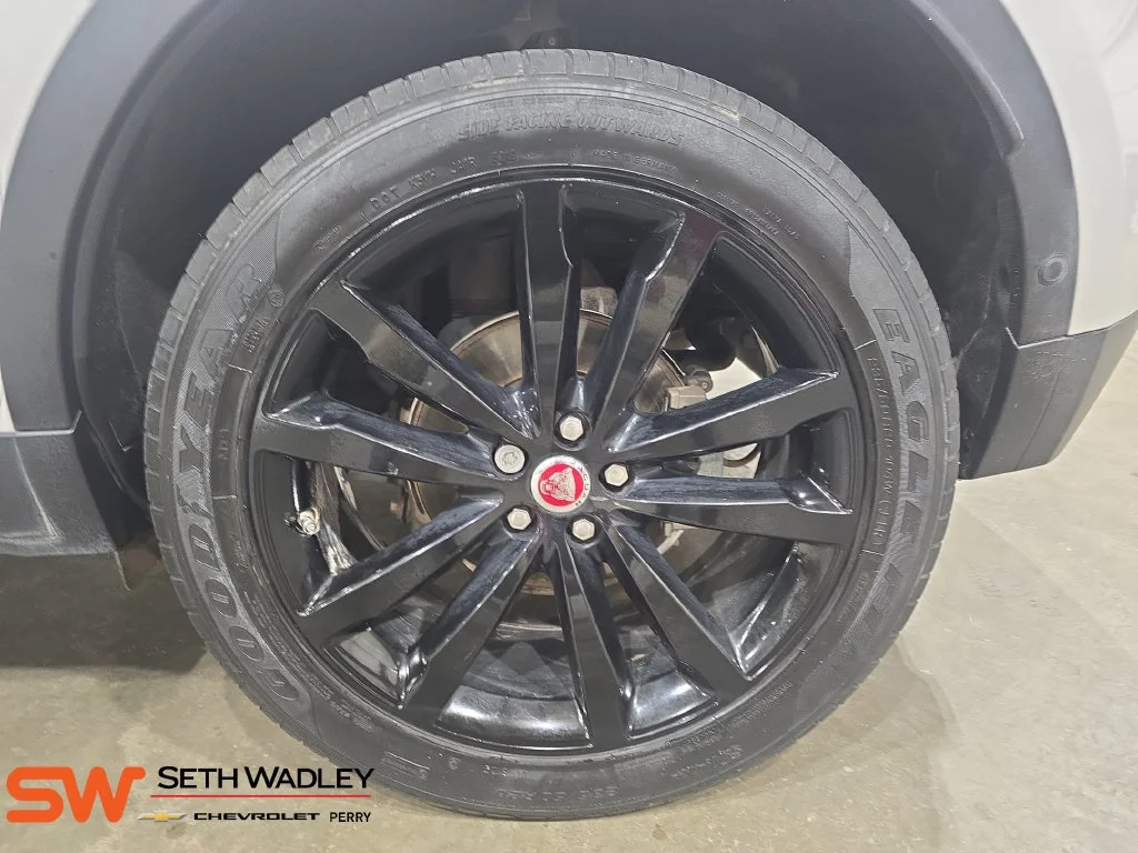 Used 2020 Silver Jaguar SE image 34