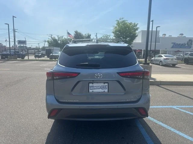 Used 2022 Moon Dust Toyota Limited image 7