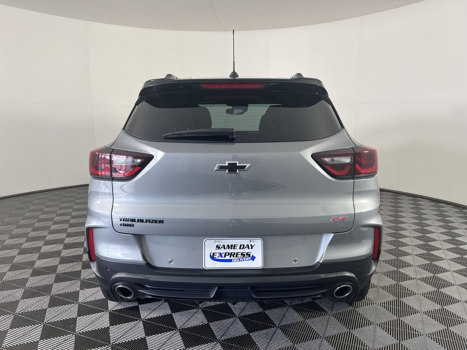 Used 2025 Sterling Gray Metallic Chevrolet RS image 24