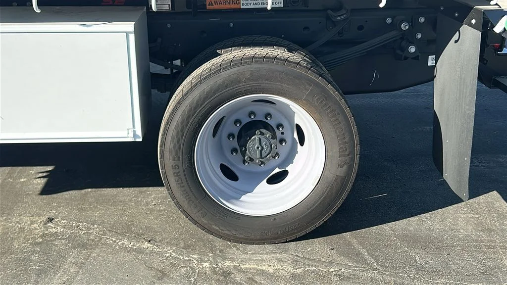 2024 Ford F-450 Super Duty Chassis Cab XL - Photo 7
