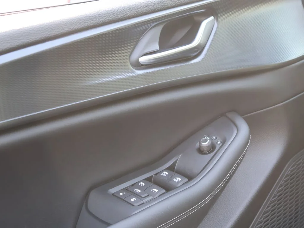 New 2026 Baltic Gray Metallic Clear-Coat Exterior Paint Jeep Laredo X image 22