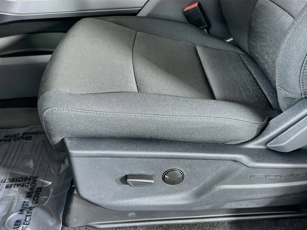 New 2026 Oxford White Ford XLT image 21