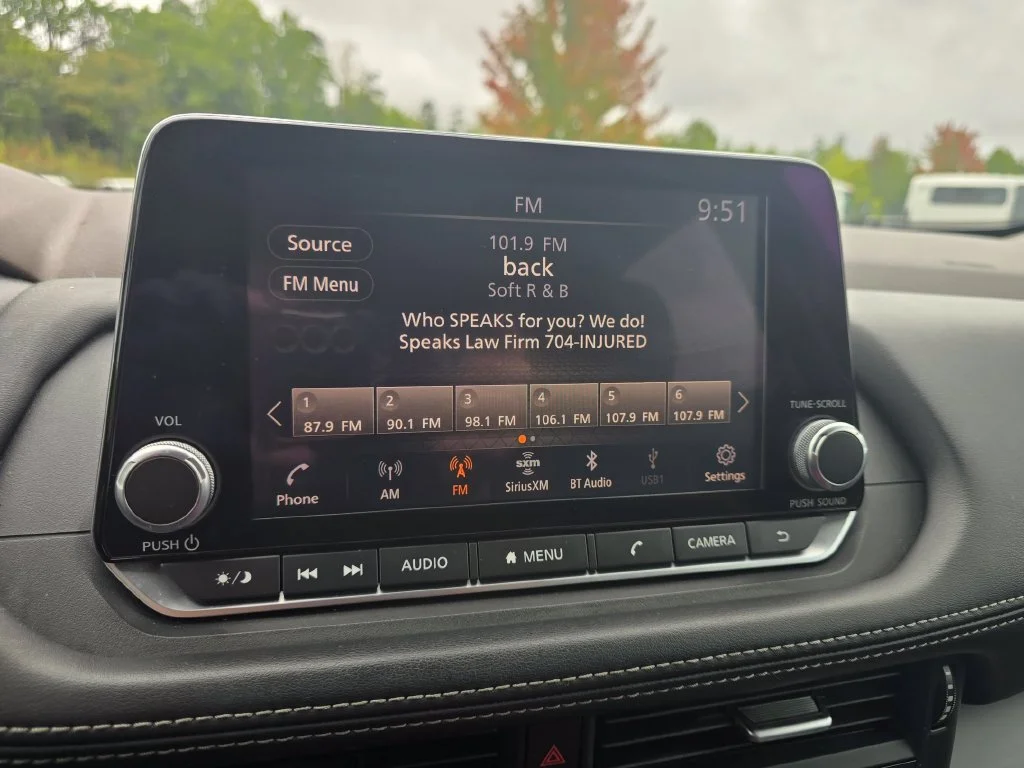 Used 2021 Gray Nissan S image 27