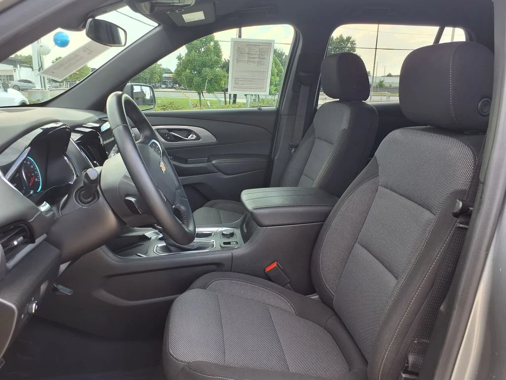 Used 2023 Gray Chevrolet LT image 18