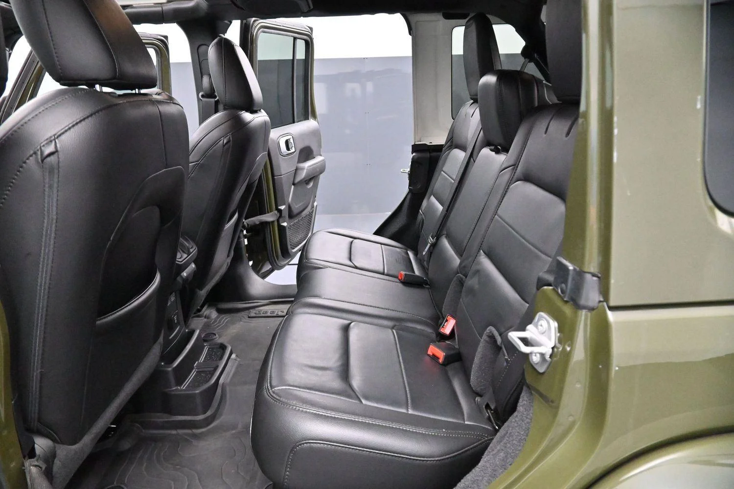 Used 2022 Sarge Green Clearcoat Jeep Unlimited Sahara Altitude image 28