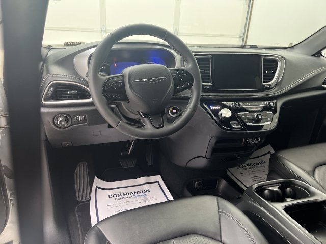 Used 2024 White Chrysler Select S Appearance image 15