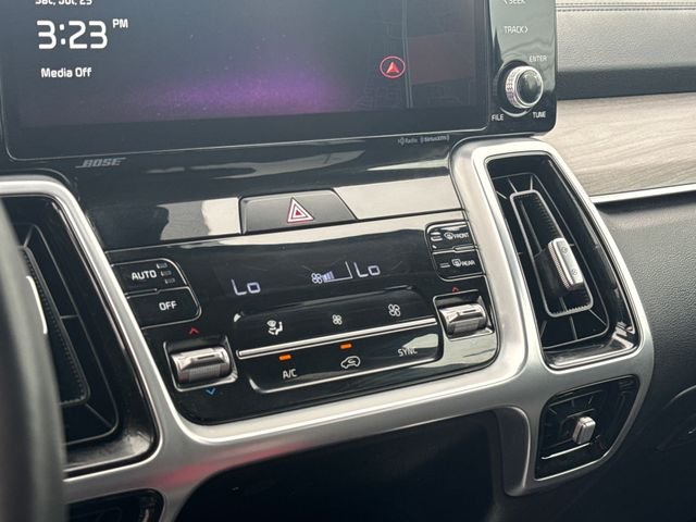 Used 2022 Red Kia X-Line SX Prestige image 19