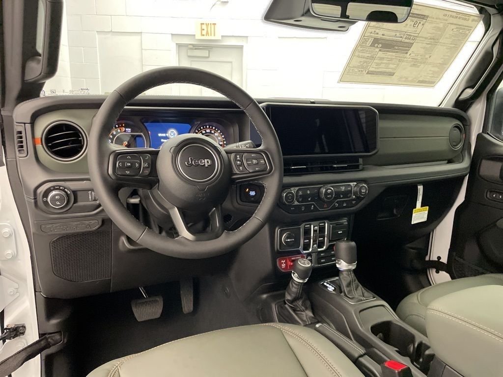 New 2026 Bright White Clear-Coat Exterior Paint Jeep Mojave X image 10