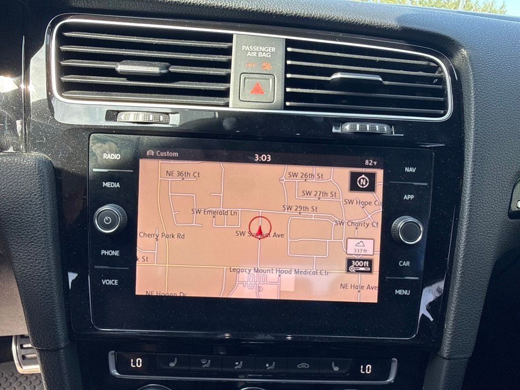 Used 2019 Oryx White Pearl Volkswagen DCC & Navigation 4Motion image 14