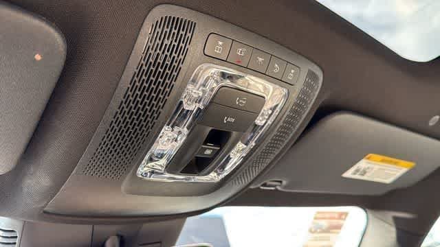 Certified Used 2025 Polar White Mercedes-Benz GLB 250 image 22