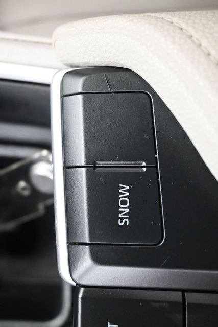 Used 2024  Toyota XLE image 29
