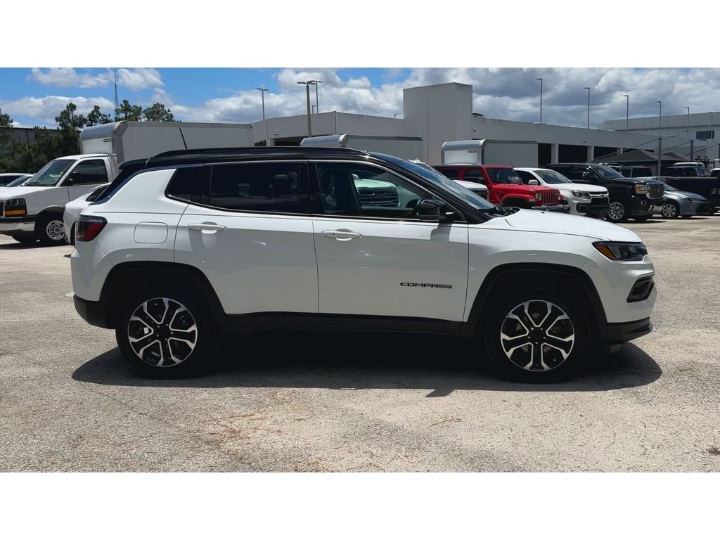 Used 2022 White Jeep Limited image 9