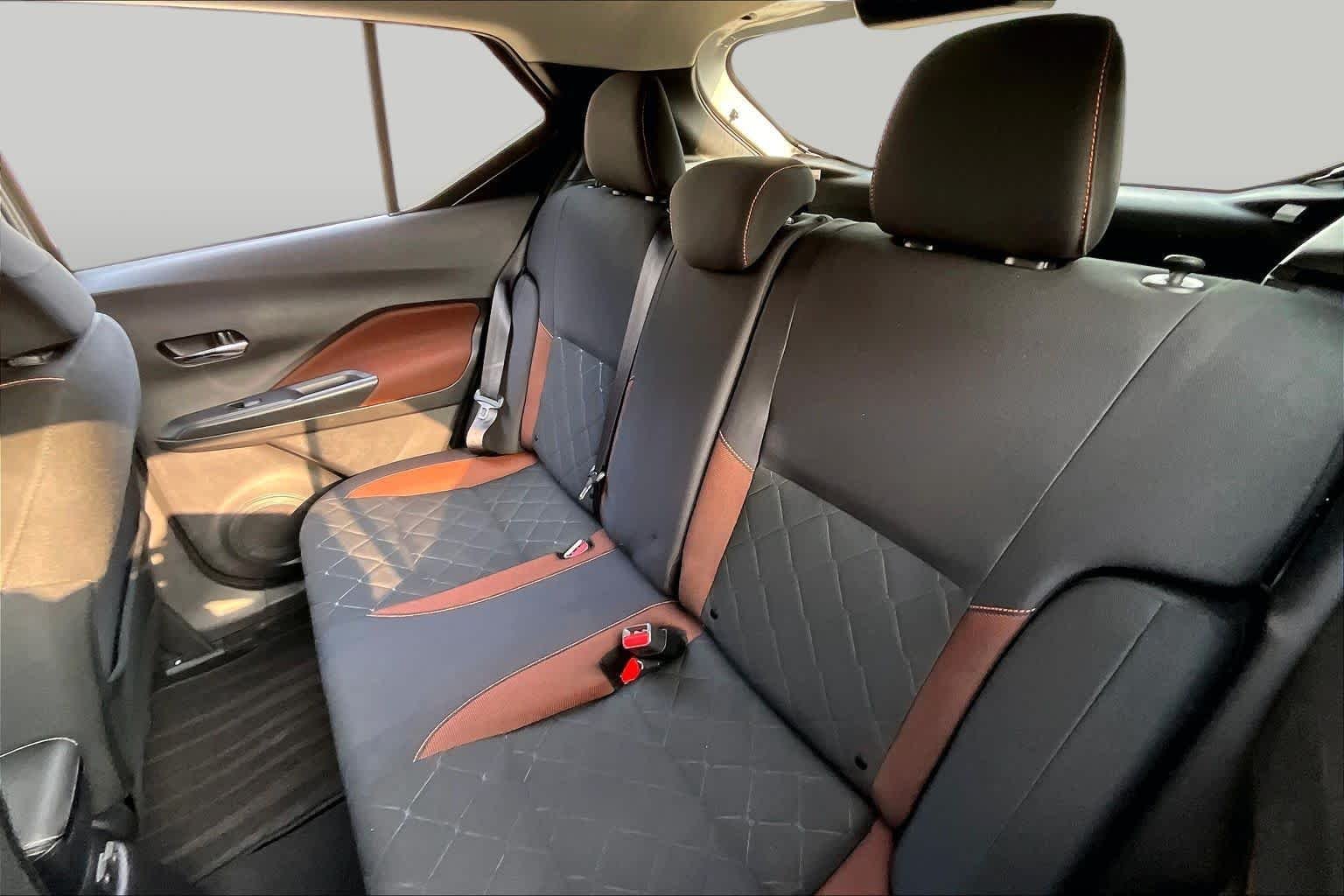 Used 2020 Aspen White/Super Black Nissan SR image 18