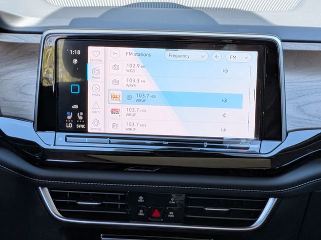New 2026 White Volkswagen 2.0T SE w/Technology image 19