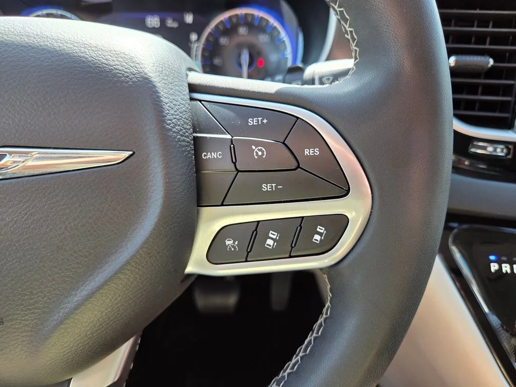 Used 2023 White Chrysler Touring L image 29