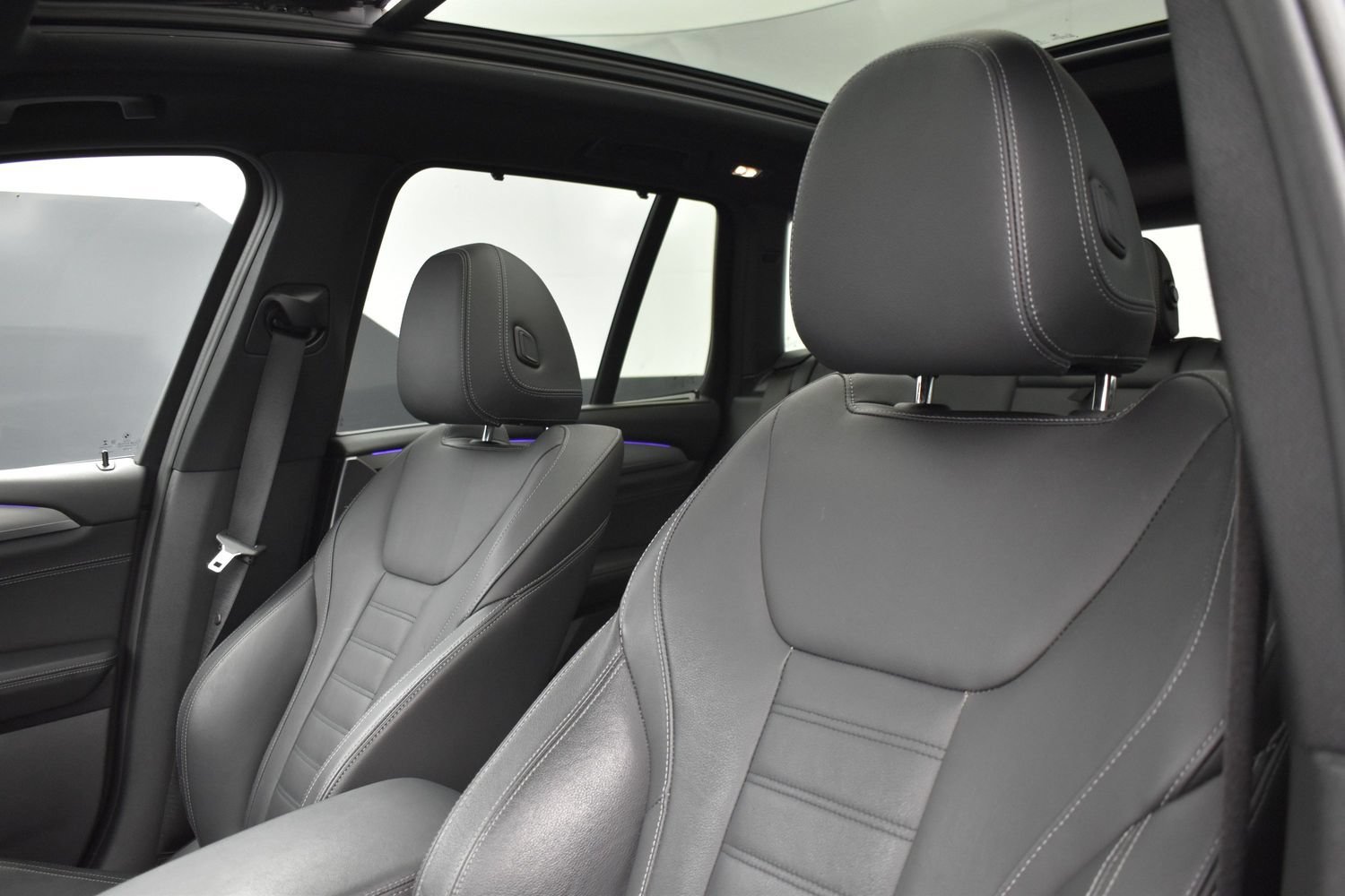 Used 2021 Black BMW xDrive30i image 11