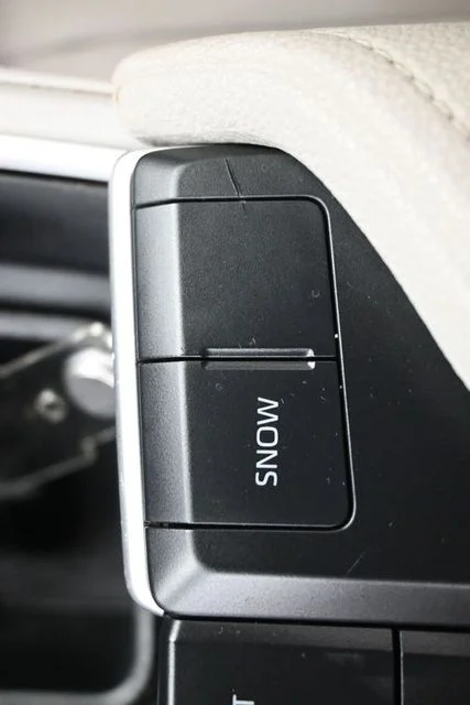 Used 2024  Toyota XLE image 29