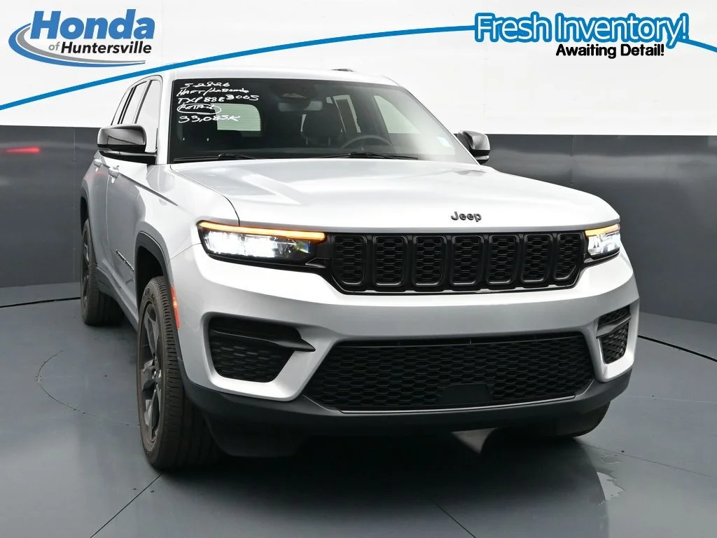 2023 Jeep Grand Cherokee Altitude X 4x4's photo