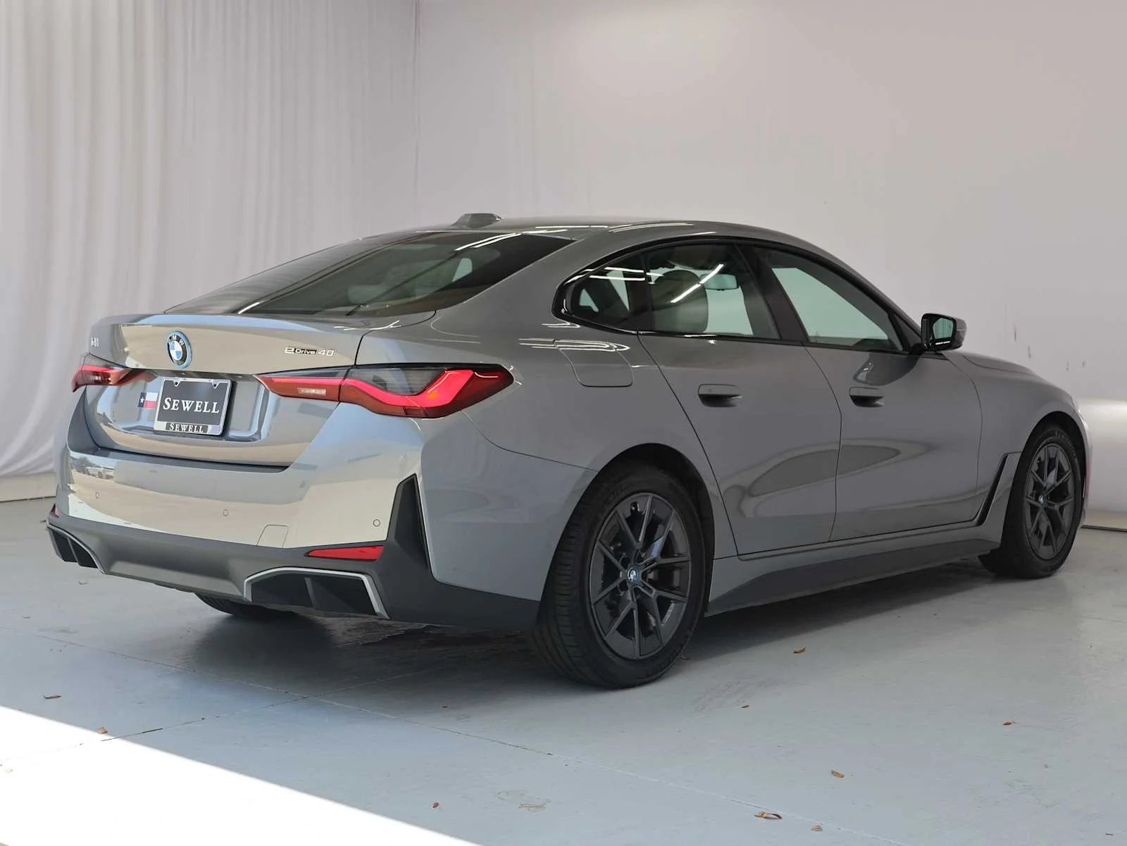 Used 2023 Skyscraper Grey Metallic BMW eDrive40 image 9