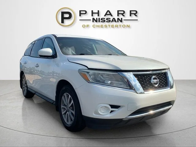 Used 2015 White Nissan S image 5