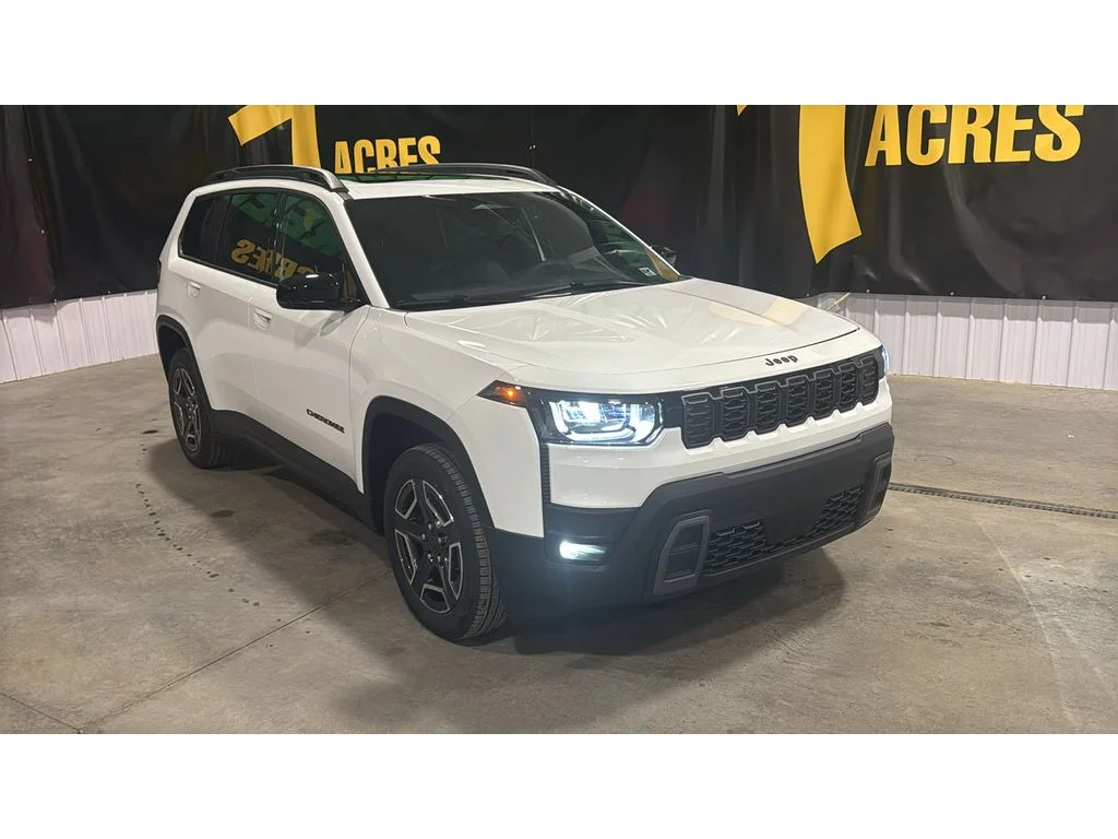 New 2026 Bright White Clear-Coat Exterior Paint Jeep Limited image 3