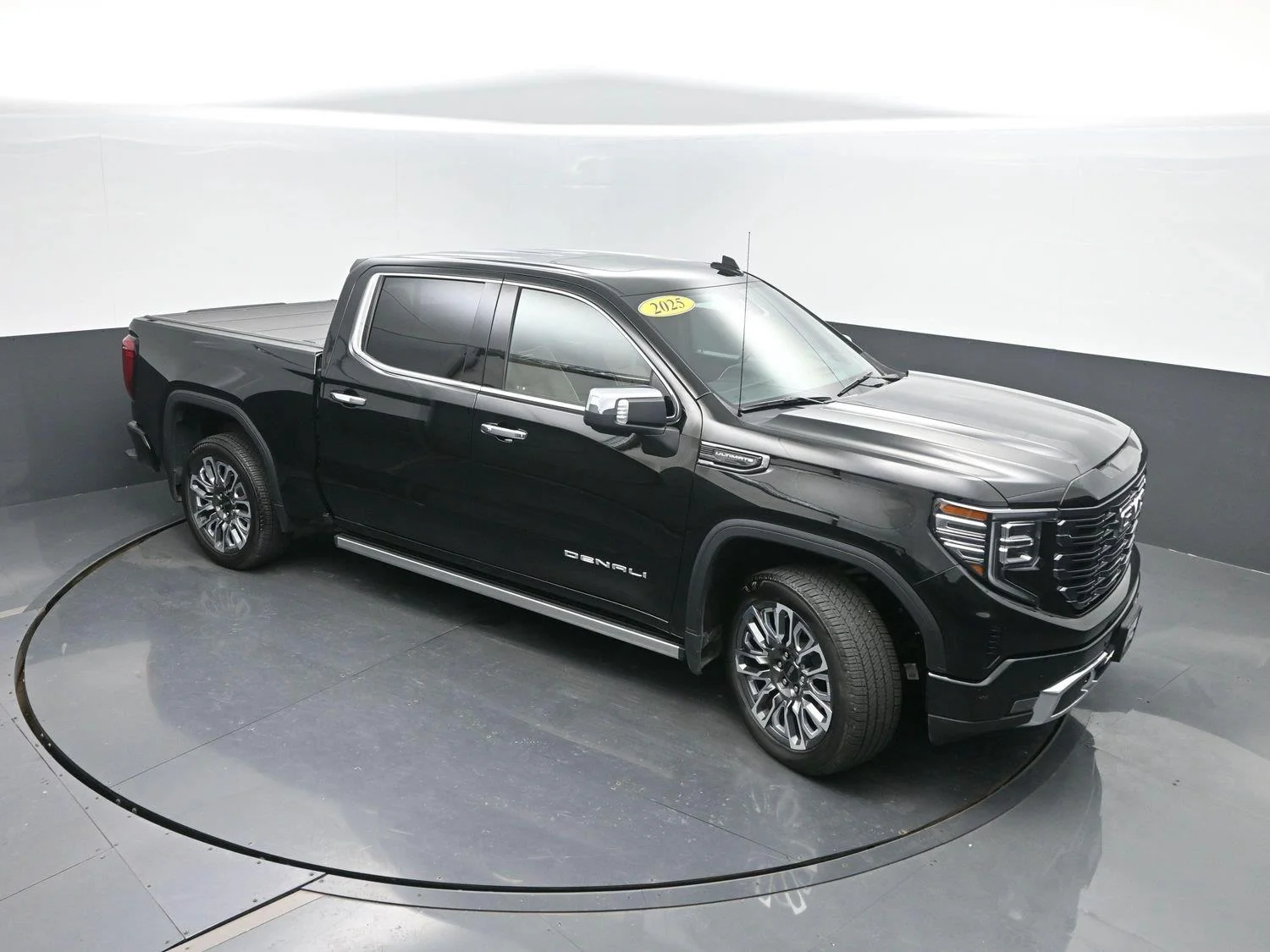 Used 2025 Onyx Black GMC Denali Ultimate image 45