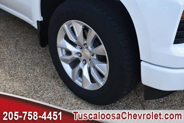Certified Used 2022 SUMMIT WHITE Chevrolet Custom image 11