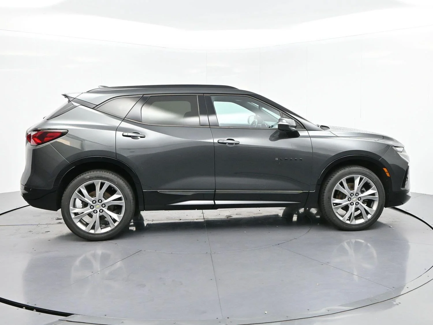 Used 2020 NIGHTFALL GRAY METALLIC Chevrolet RS image 8