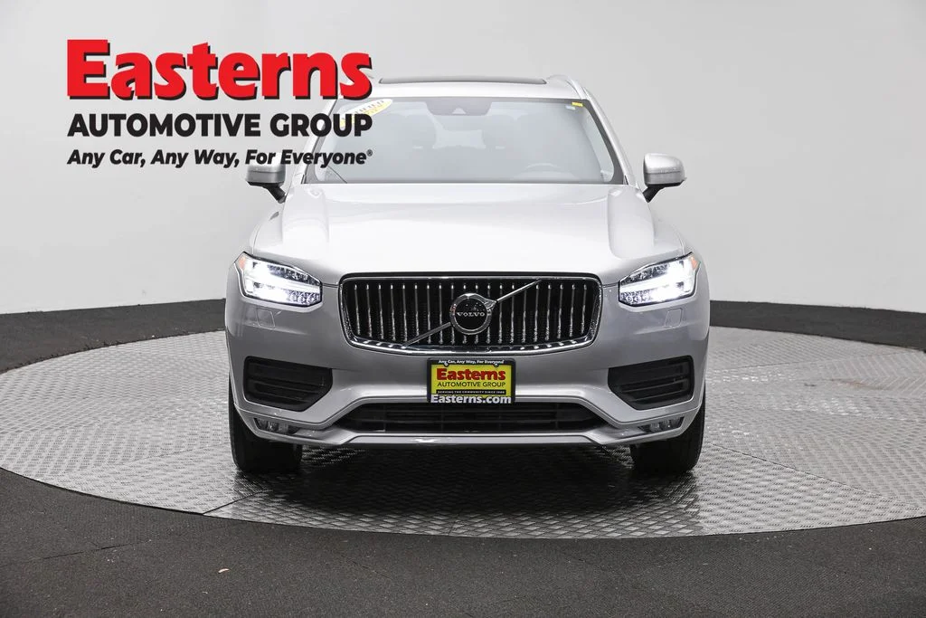Used 2022 Gray Volvo T5 Momentum image 2