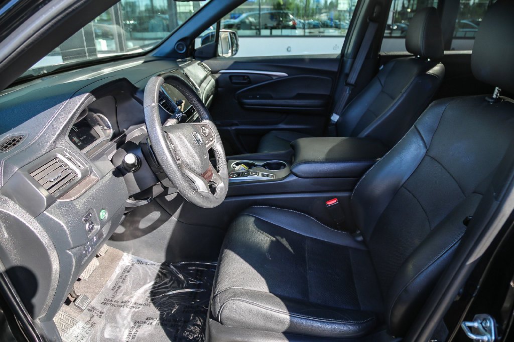 Certified Used 2024 Crystal Black Pearl Honda AWD EX-L image 19