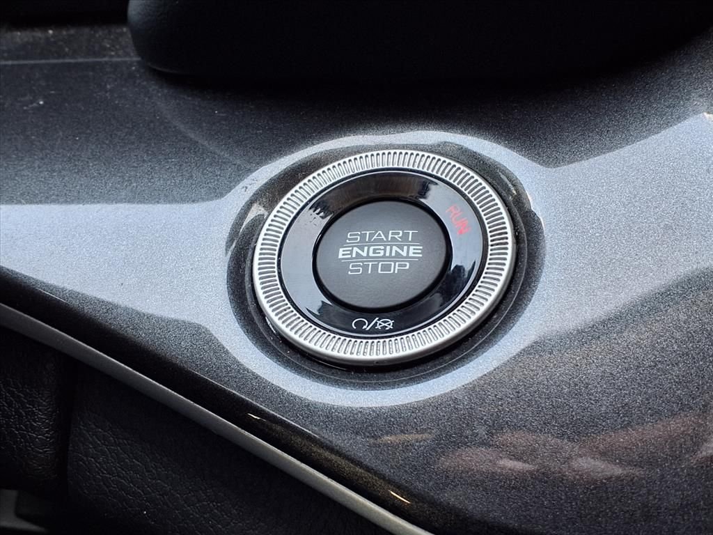 Used 2021 White Jeep Laredo image 22
