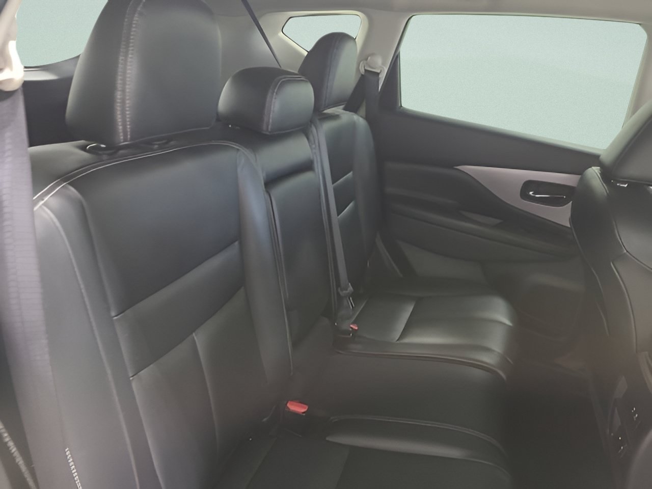 Used 2022 Pearl White Tricoat Nissan SV image 16