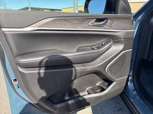 New 2026 Steel Blue Exterior Paint Jeep Limited image 17