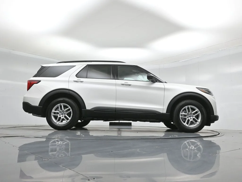 New 2026 Star White Metallic Tri-Coat Ford Active image 48