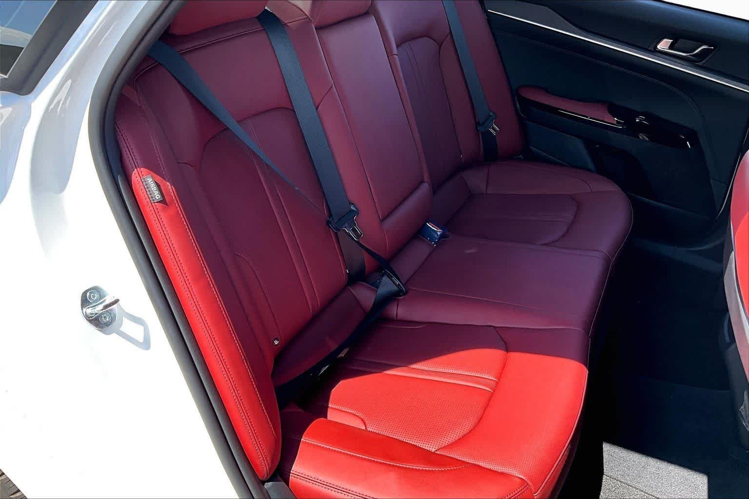 Used 2025 Snow White Pearl Kia GT-Line image 17