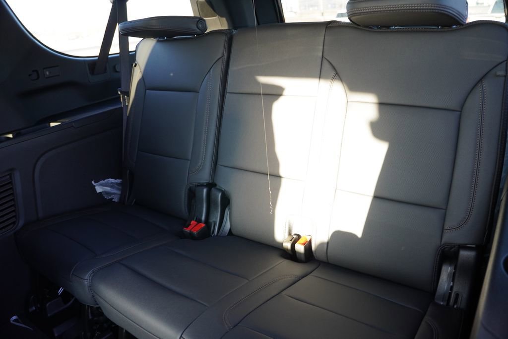 2026 Chevrolet Suburban High Country - Photo 12