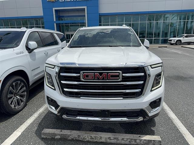 Used 2025 Summit White GMC Elevation image 2