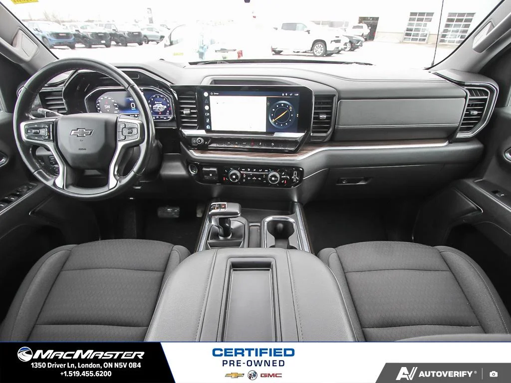 Used 2022  Chevrolet RST image 28